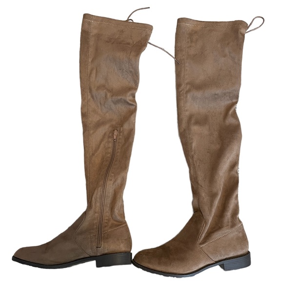 Over the Knee Adjustable Boot Size 6.5 - Picture 2 of 6